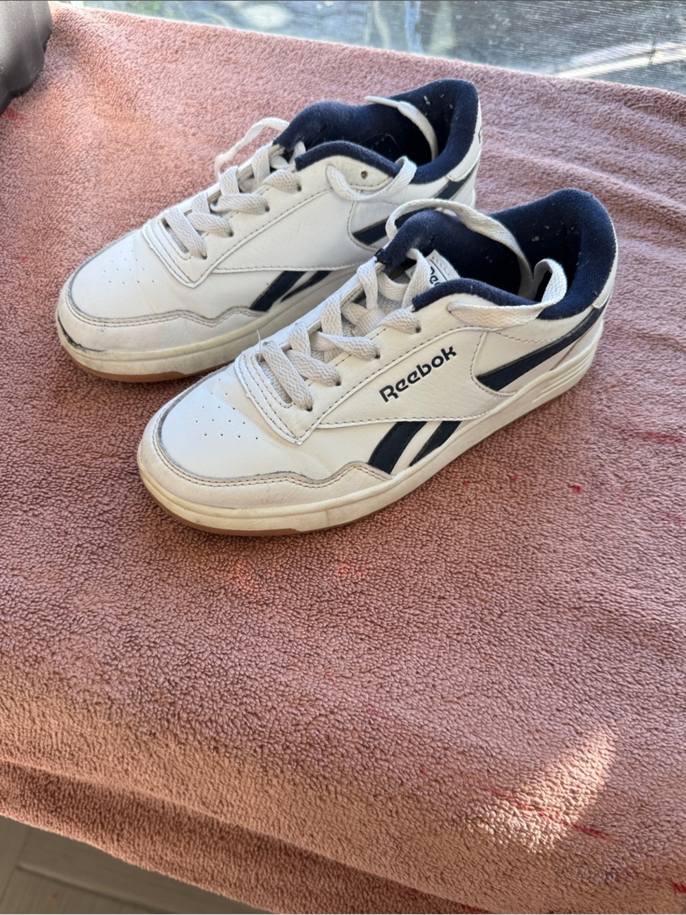 Reebok Kids White and Navy Low-Top Sneakers